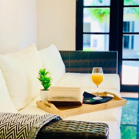 Hotel Mango Airport Río Segundo Zewnętrze zdjęcie