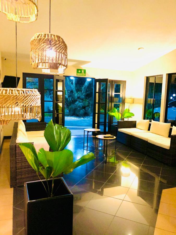 Hotel Mango Airport Río Segundo Zewnętrze zdjęcie